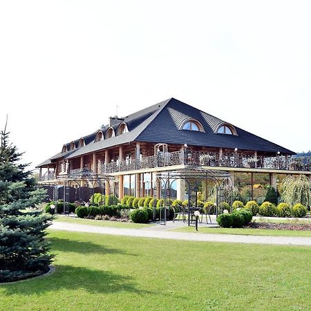 Hotel Swietokrzyski Dwor Nowa Slupia Buitenkant foto