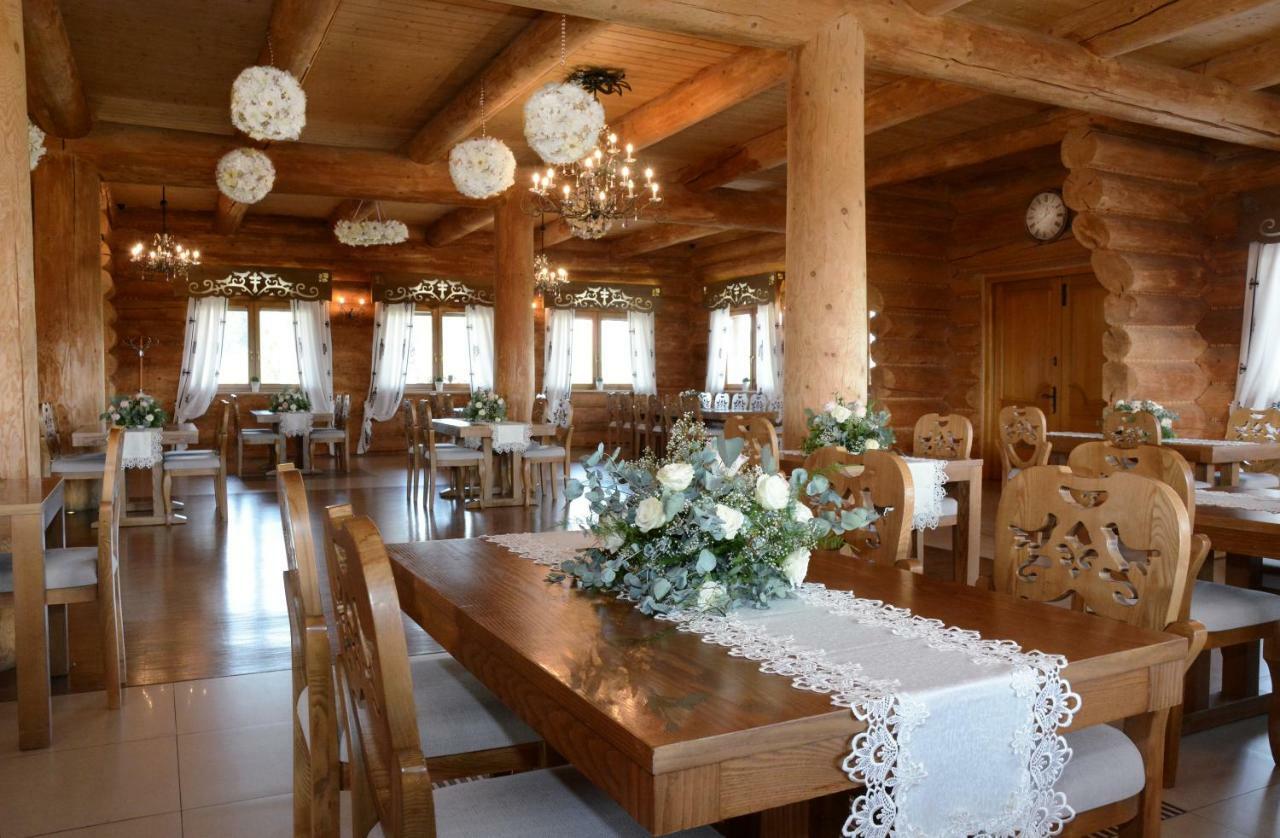 Hotel Swietokrzyski Dwor Nowa Slupia Buitenkant foto